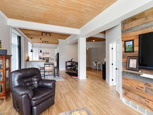 Vue d'ensemble - 11-65 Rue Richelieu, Saint-Jean-Sur-Richelieu, QC - Indoor Photo Showing Living Room