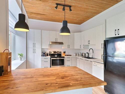 Cuisine - 11-65 Rue Richelieu, Saint-Jean-Sur-Richelieu, QC - Indoor Photo Showing Kitchen With Upgraded Kitchen