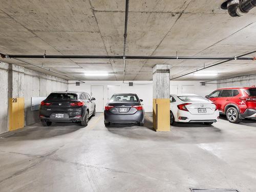 Parking - 101-3050 Boul. Notre-Dame, Laval (Chomedey), QC - Indoor Photo Showing Garage