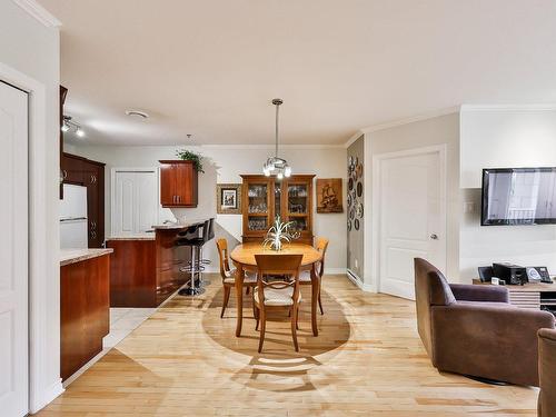 Dining room - 101-3050 Boul. Notre-Dame, Laval (Chomedey), QC - Indoor