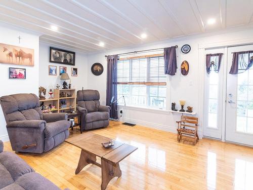 Salon - 9 Route Lauzier, Kamouraska, QC - Indoor Photo Showing Living Room