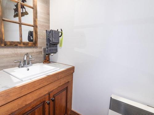 Powder room - 9 Route Lauzier, Kamouraska, QC - Indoor Photo Showing Bathroom