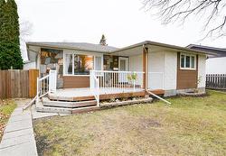 30 RUSSENHOLT ST  Winnipeg, MB R2Y 1Y9