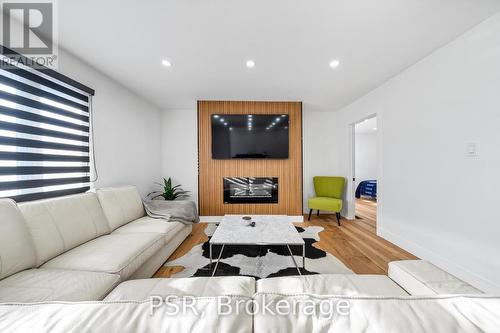 528 Main Street W, Grimsby, ON - Indoor Photo Showing Living Room With Fireplace