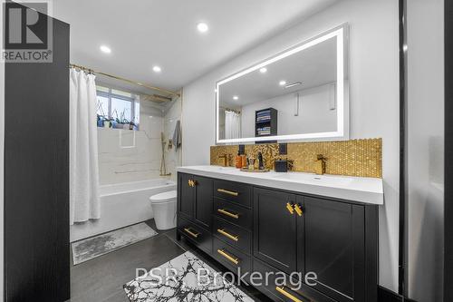 528 Main Street W, Grimsby, ON - Indoor Photo Showing Bathroom