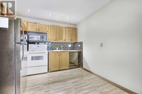 21 - 6650 Falconer Drive, Mississauga, ON - Indoor Photo Showing Kitchen