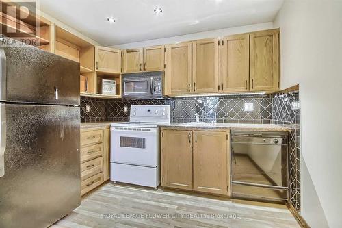 21 - 6650 Falconer Drive, Mississauga, ON - Indoor Photo Showing Kitchen