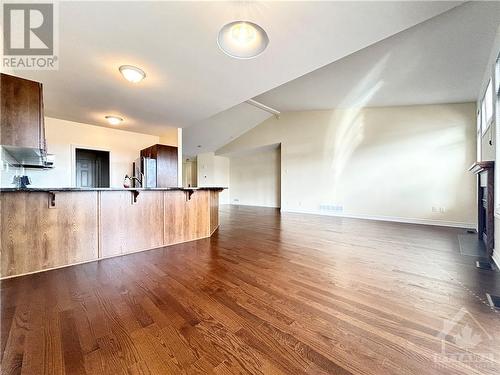 228 Pondview Crescent, Ottawa, ON - Indoor Photo Showing Kitchen