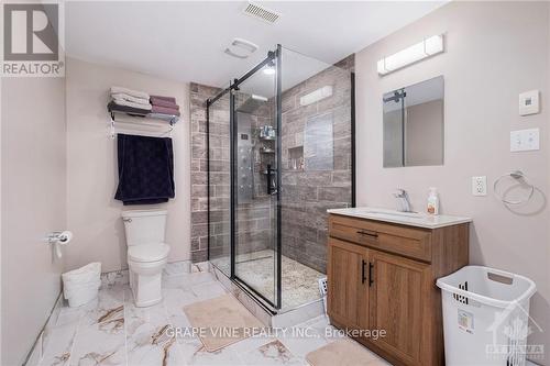 2190 Valley Street, North Stormont, ON - Indoor Photo Showing Bathroom