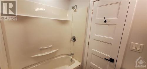 2300 Elmira Drive, Ottawa, ON - Indoor Photo Showing Bathroom