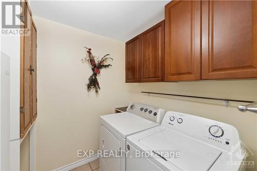 1079 Vista Tara, Ottawa, ON - Indoor Photo Showing Laundry Room