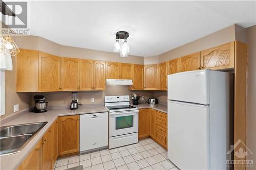 1079 Vista Tara Private, Greely, ON - Indoor Photo Showing Kitchen With Double Sink