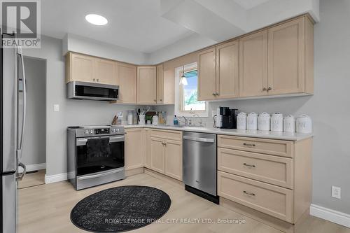 199 Hill Street E, Centre Wellington, ON - Indoor Photo Showing Kitchen