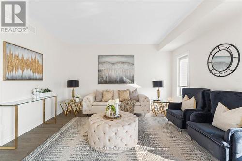 129 Essex Drive E, Belleville, ON - Indoor Photo Showing Living Room