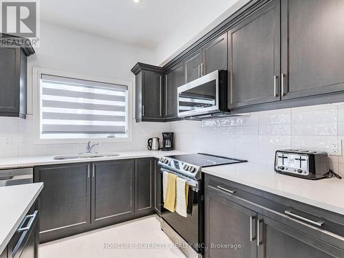 27 Autumn Avenue, Thorold, ON - Indoor Photo Showing Kitchen With Upgraded Kitchen