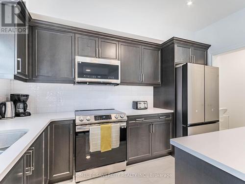 27 Autumn Avenue, Thorold, ON - Indoor Photo Showing Kitchen