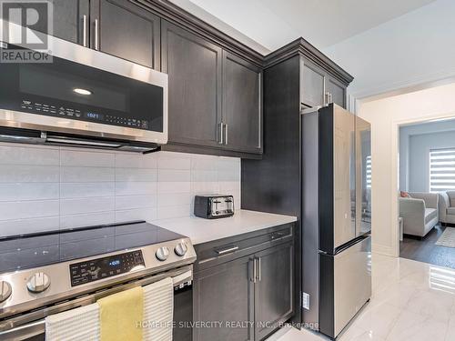 27 Autumn Avenue, Thorold, ON - Indoor Photo Showing Kitchen