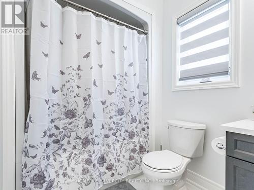 27 Autumn Avenue, Thorold, ON - Indoor Photo Showing Bathroom