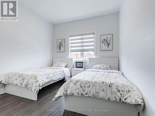 27 Autumn Avenue, Thorold, ON - Indoor Photo Showing Bedroom