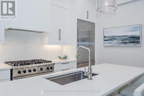 138 Dublin Street N, Guelph, ON - Indoor Photo Showing Kitchen With Upgraded Kitchen