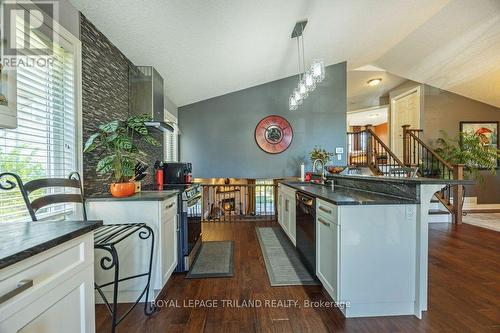 130 Axford Parkway, St. Thomas, ON - Indoor Photo Showing Kitchen