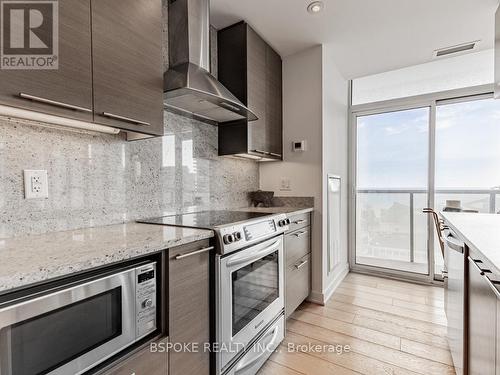 1810 - 1 Market Street, Toronto, ON - Indoor Photo Showing Kitchen With Upgraded Kitchen