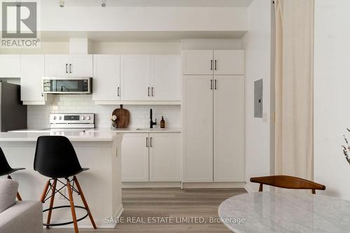 717 - 333 Adelaide Street E, Toronto, ON - Indoor Photo Showing Kitchen