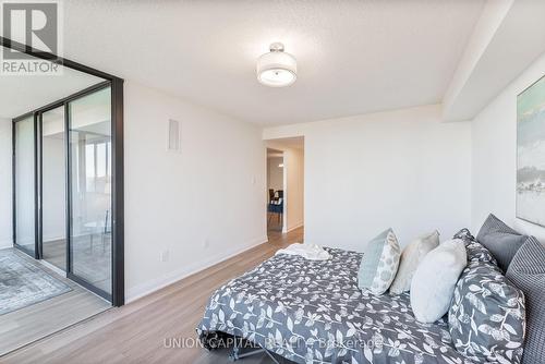 611 - 2350 Bridletowne Circle, Toronto, ON - Indoor Photo Showing Bedroom