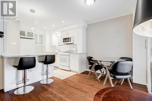 30 Stockbridge Crescent, Ajax, ON - Indoor Photo Showing Kitchen