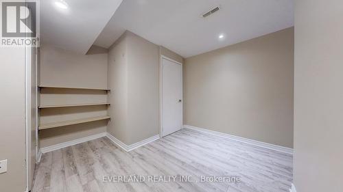 6 Planter Crescent, Vaughan, ON - Indoor Photo Showing Other Room