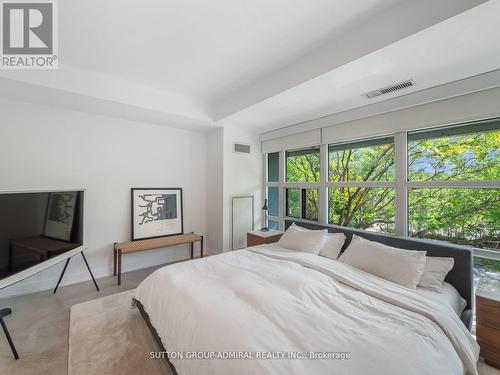 134 - 380 Macpherson Avenue, Toronto, ON - Indoor Photo Showing Bedroom