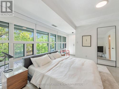 134 - 380 Macpherson Avenue, Toronto, ON - Indoor Photo Showing Bedroom