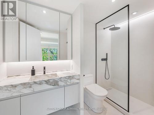 134 - 380 Macpherson Avenue, Toronto, ON - Indoor Photo Showing Bathroom