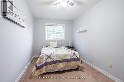 31 - 10 Cadham Boulevard, Hamilton, ON - Indoor Photo Showing Bedroom