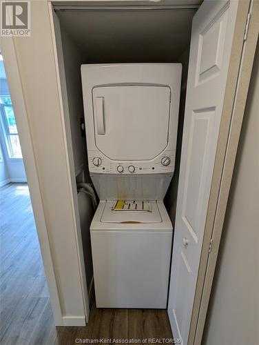 1 Mcnaughton Avenue, Wallaceburg, ON - Indoor Photo Showing Laundry Room