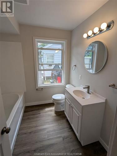 1 Mcnaughton Avenue, Wallaceburg, ON - Indoor Photo Showing Bathroom