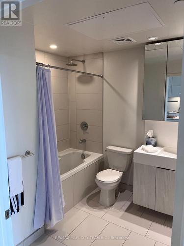 2401 - 20 Richardson Street, Toronto, ON - Indoor Photo Showing Bathroom