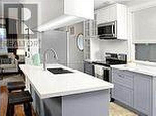 17 Avonlea Boulevard, Toronto, ON - Indoor Photo Showing Kitchen With Upgraded Kitchen