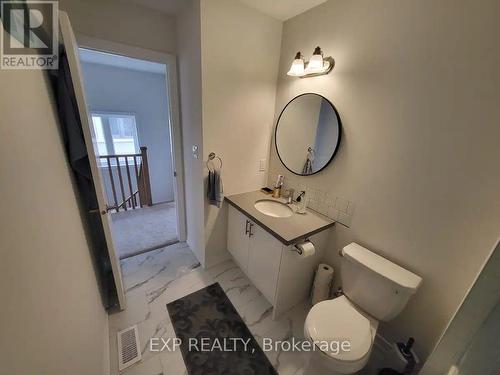 235 Flood Avenue, Clarington, ON - Indoor Photo Showing Bathroom