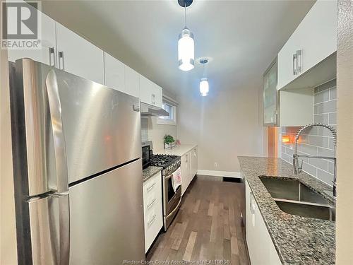 9985 Forest Glade Court, Windsor, ON - Indoor Photo Showing Kitchen With Double Sink With Upgraded Kitchen