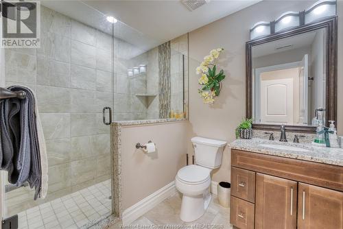 374 Evergreen Drive, Lakeshore, ON - Indoor Photo Showing Bathroom