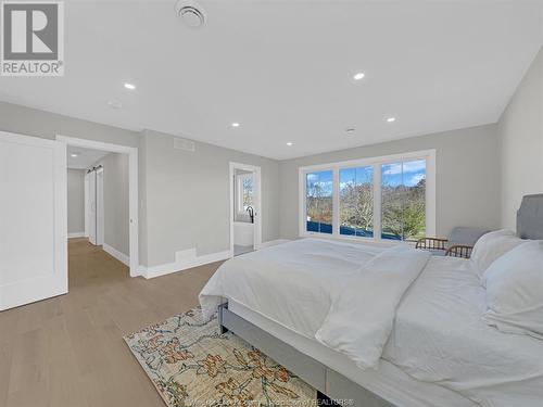 21212 Erie Street South, Wheatley, ON - Indoor Photo Showing Bedroom