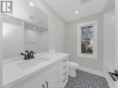 21212 Erie Street South, Wheatley, ON - Indoor Photo Showing Bathroom