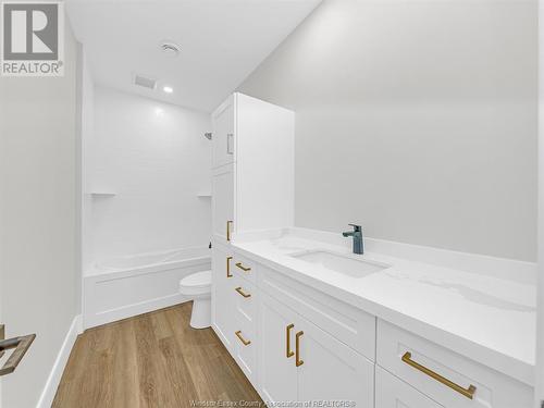 21212 Erie Street South, Wheatley, ON - Indoor Photo Showing Bathroom