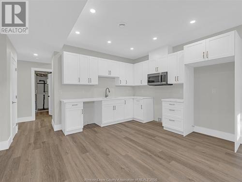 21212 Erie Street South, Wheatley, ON - Indoor Photo Showing Kitchen