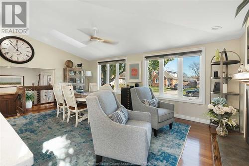 1289 Virginia, Windsor, ON - Indoor Photo Showing Living Room