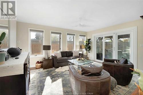 1289 Virginia, Windsor, ON - Indoor Photo Showing Living Room