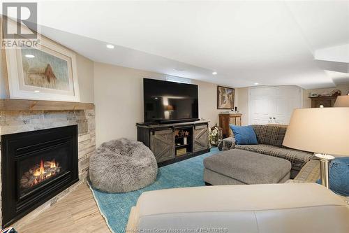 1289 Virginia, Windsor, ON - Indoor Photo Showing Living Room With Fireplace