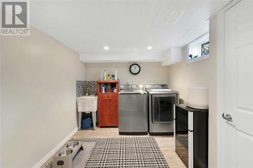 1289 Virginia, Windsor, ON - Indoor Photo Showing Laundry Room