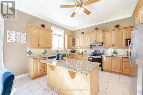 5 Farina Drive, Brampton, ON - Indoor Photo Showing Kitchen